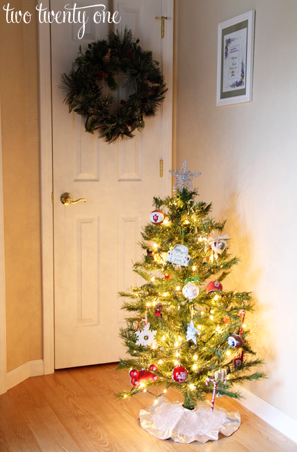 foyer christmas decor