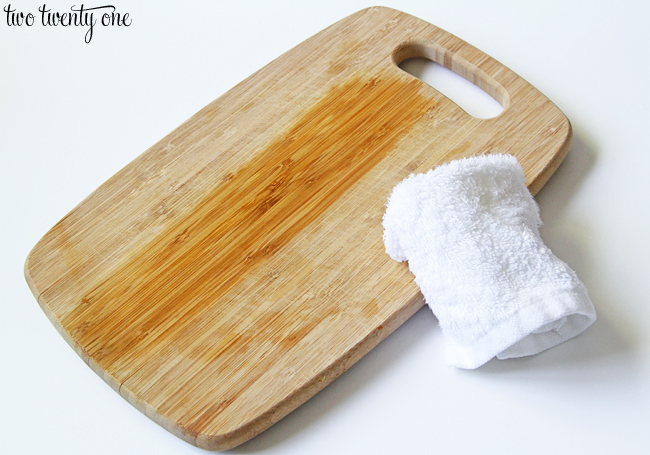 how to oil cutting boards