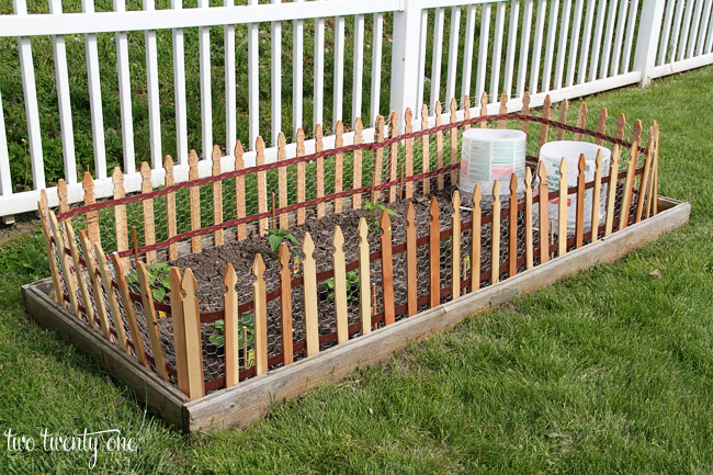make your own garden fencing