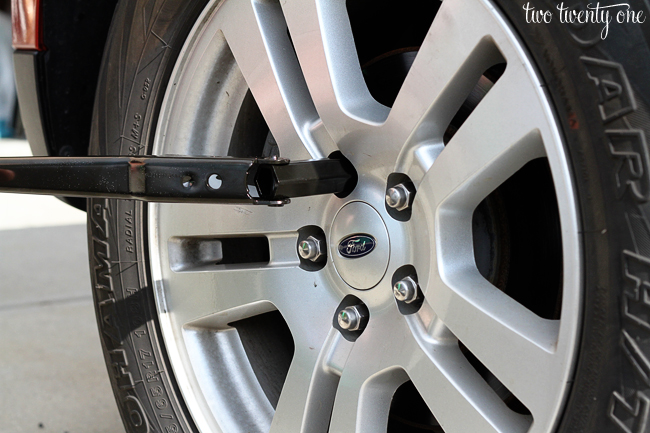 tightening lug nuts