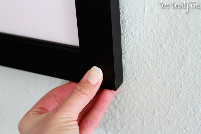 How to Keep Picture Frames Straight