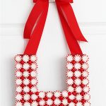 How to make a peppermint monogram wreath! GREAT handmade gift idea!