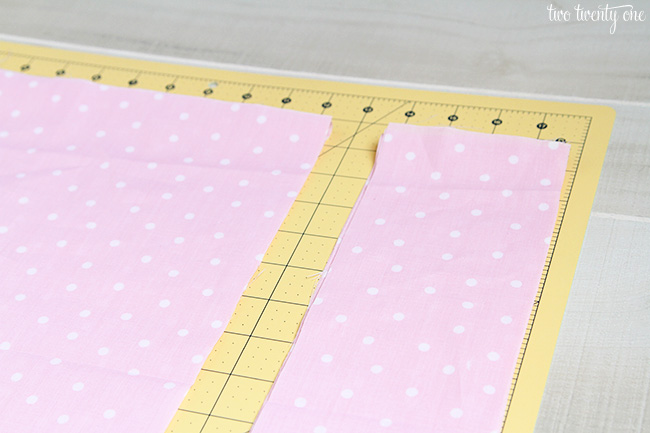 cutting fabric strips for backdrop