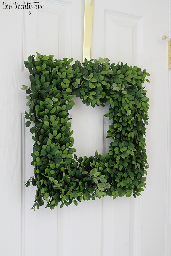 balsam hill boxwood wreath