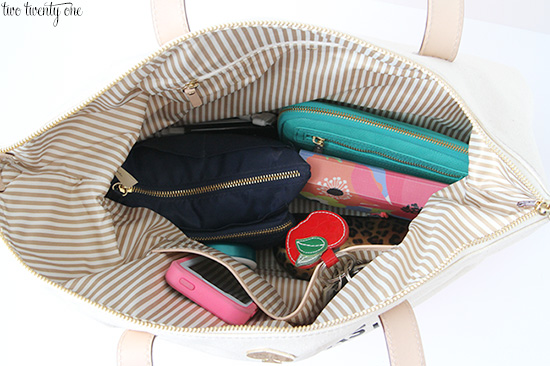 how to organize purse