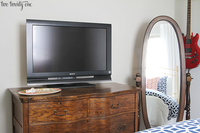 vintage dresser and mirror