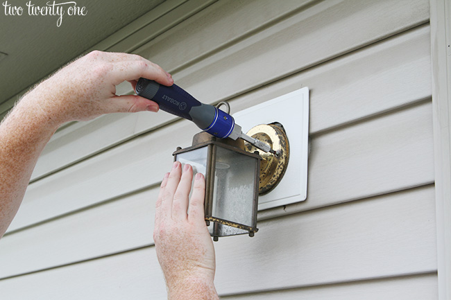 removing old outdoor light