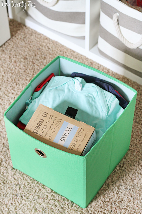 Organized nursery closet! LOVE this!