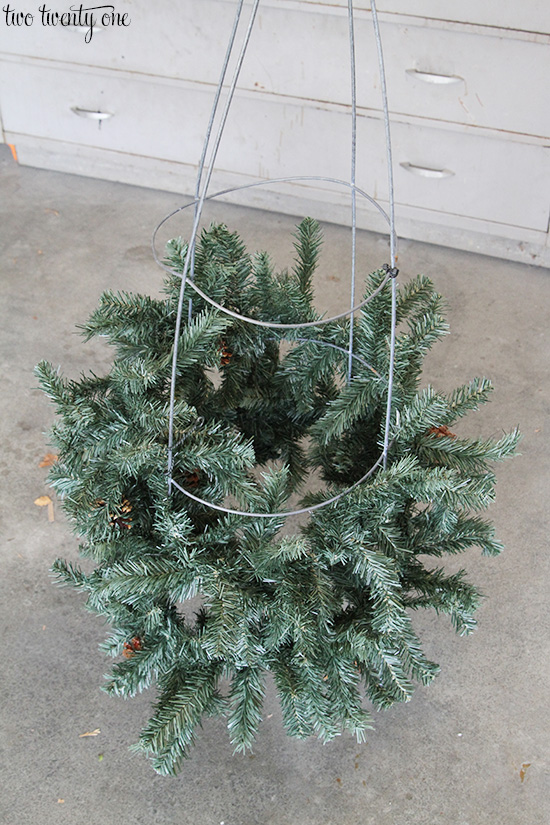 How to make tomato cage Christmas trees! Plus, how to make three different sizes!