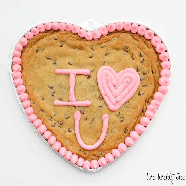 Chocolate Chip Cookie Cake - I Heart Eating