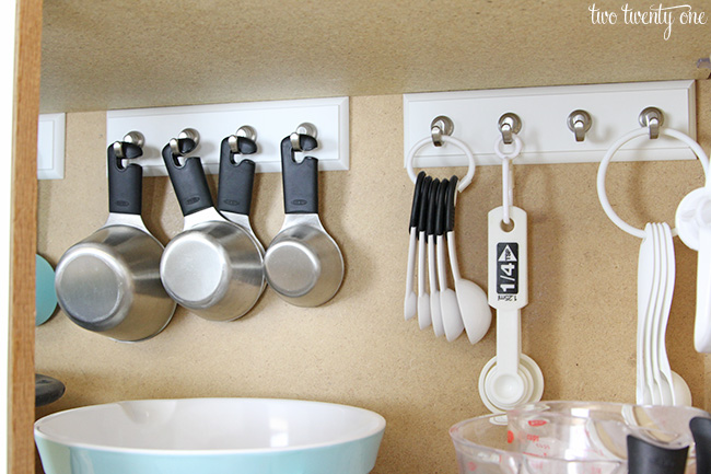 Organized baking cabinet! Great ideas to maximize cabinet space!