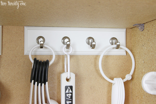 Organized baking cabinet! Great ideas to maximize cabinet space!