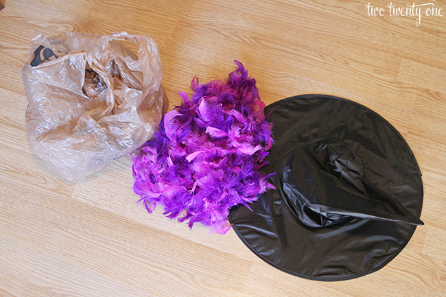 witch hat wreath materials