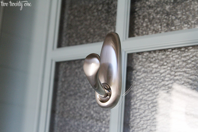 command outdoor door hook