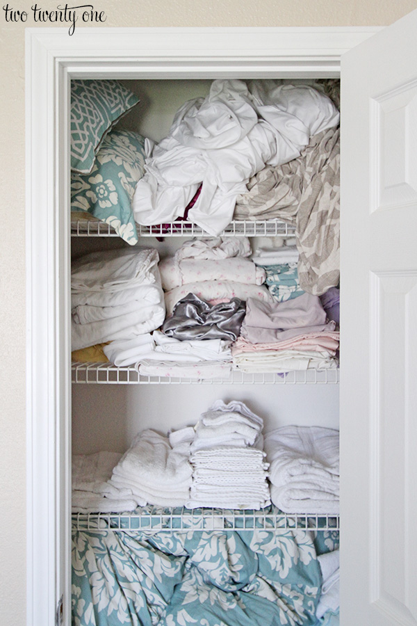 linen closet before 3