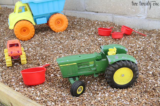 How to Make a Portable Sandbox – Craftivity Designs