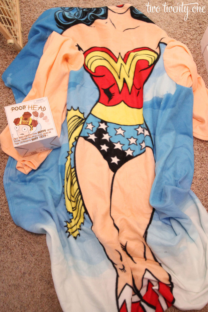 wonder-woman-snuggy