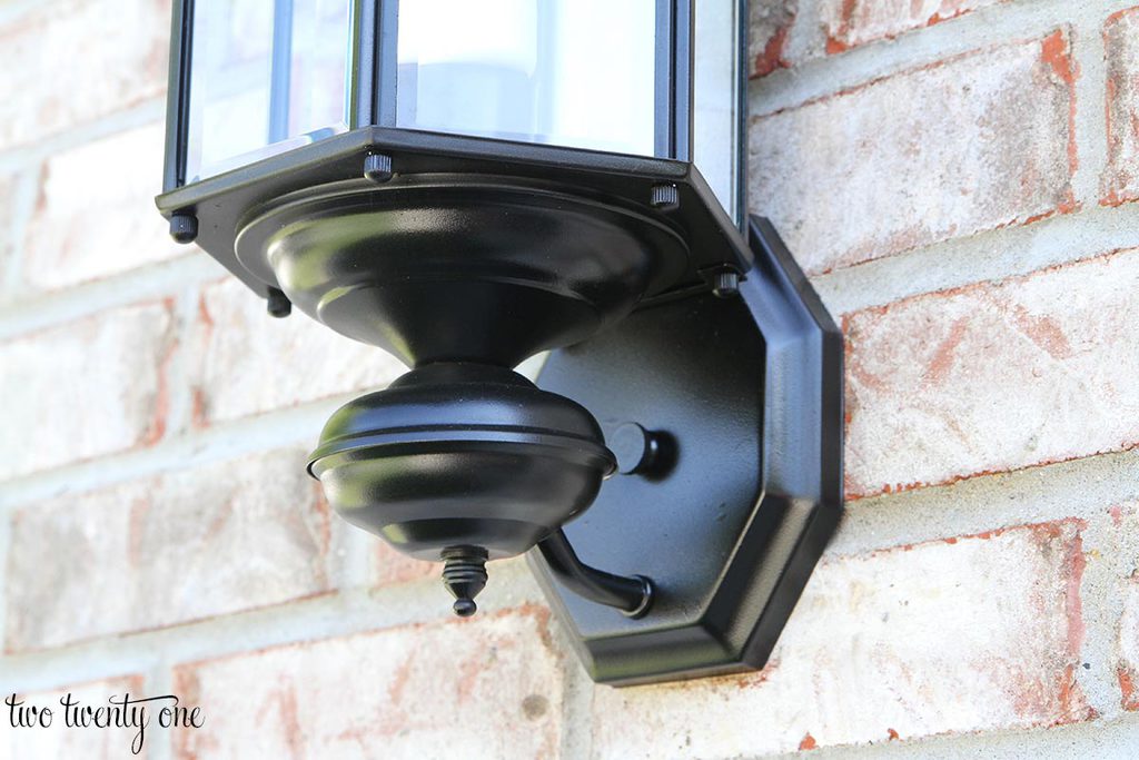 updated-outdoor-garage-light