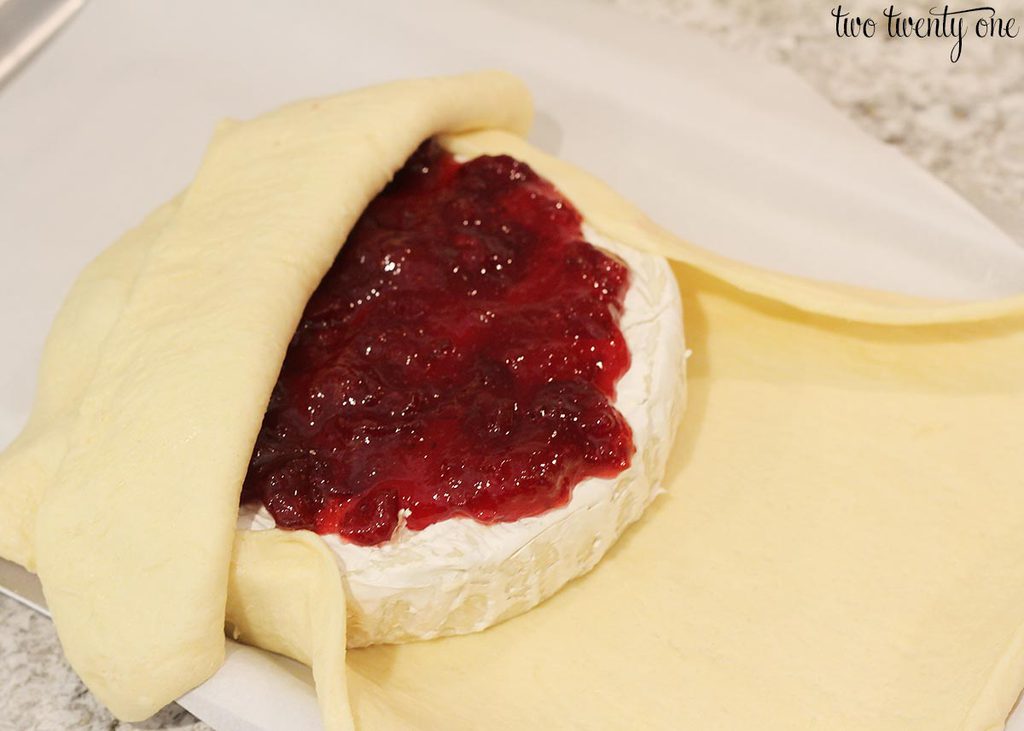 cranberry-baked-brie