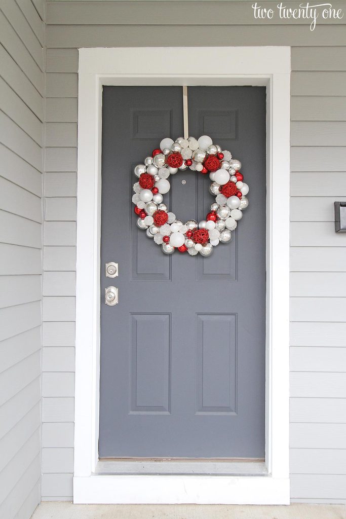 christmas-front-door