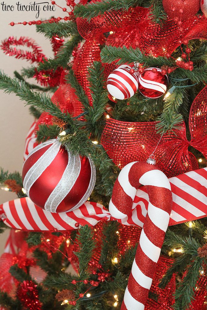 Red and White Christmas Tree Decorating Ideas White And Red Christmas Ornaments