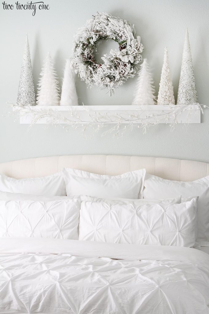 white-christmas-bedroom