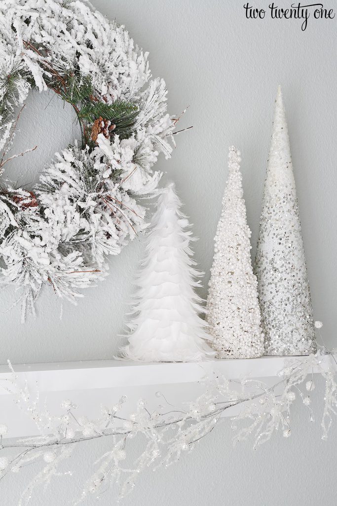 white-christmas-decorations