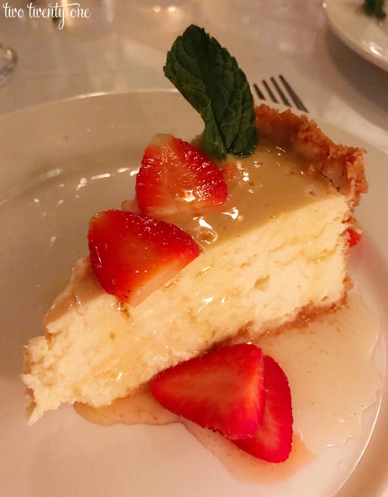 Irene's-creole-cream-cheesecake