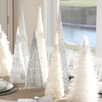 White & Silver Christmas Tablescape
