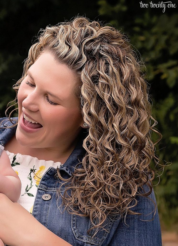 How to style curly hair