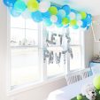 DIY balloon garland