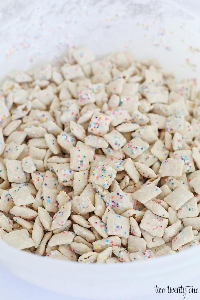 cake batter puppy chow