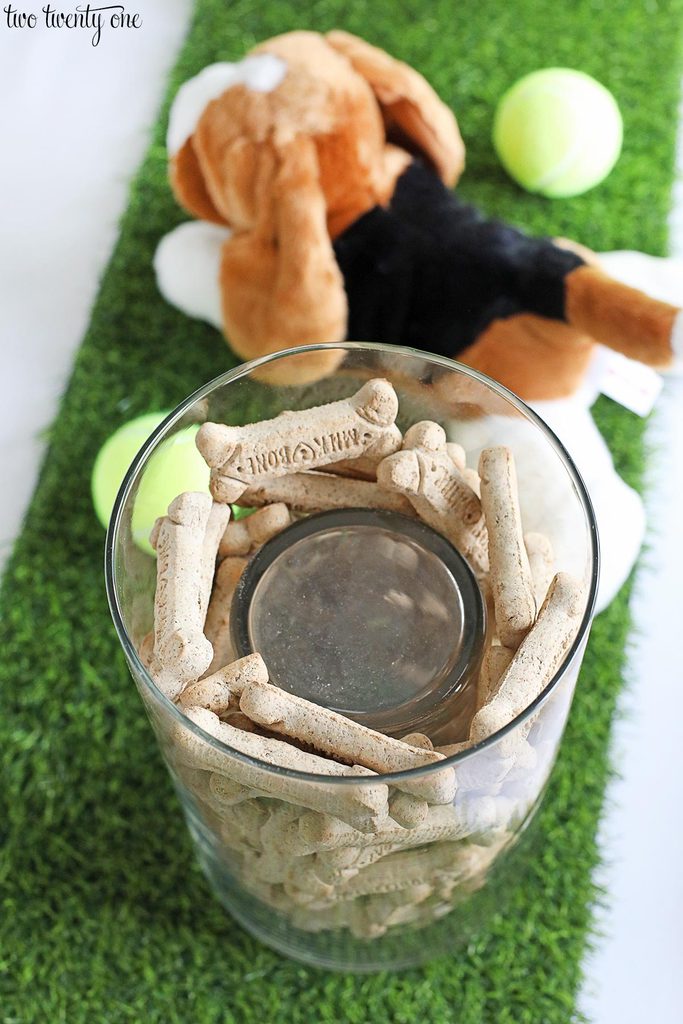 puppy party centerpiece with bones