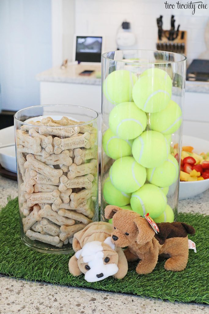 puppy party centerpiece