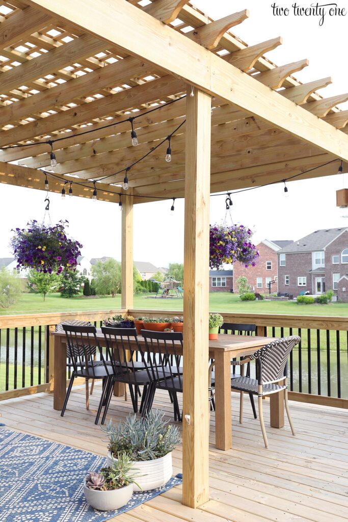 outdoor dining area on deck