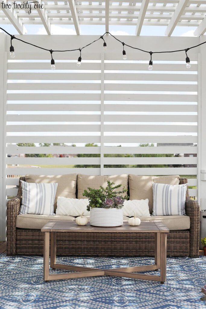 deck with privacy screen