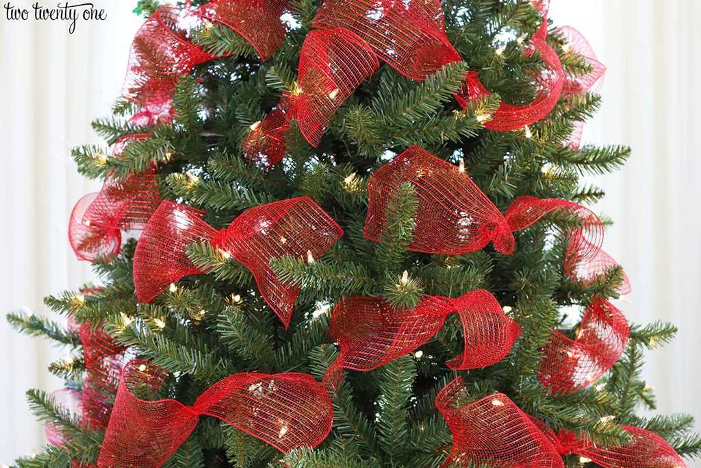 how to add ribbon to a christmas tree