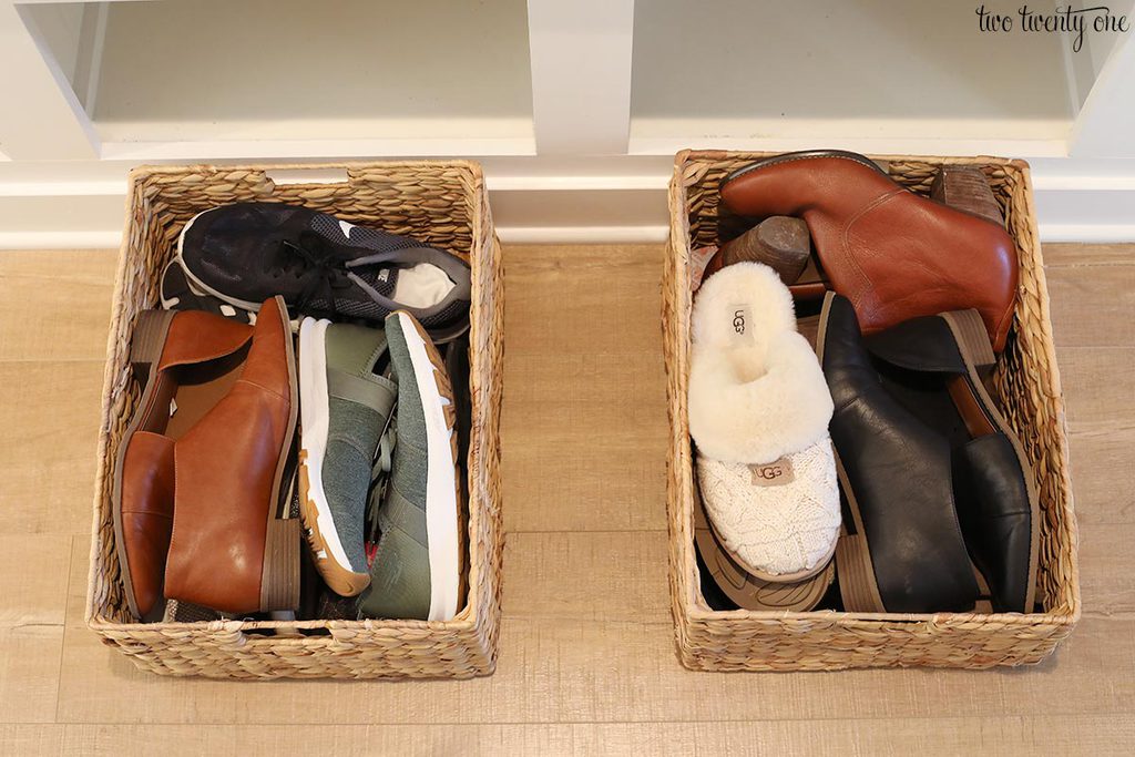 mudroom lockers organization