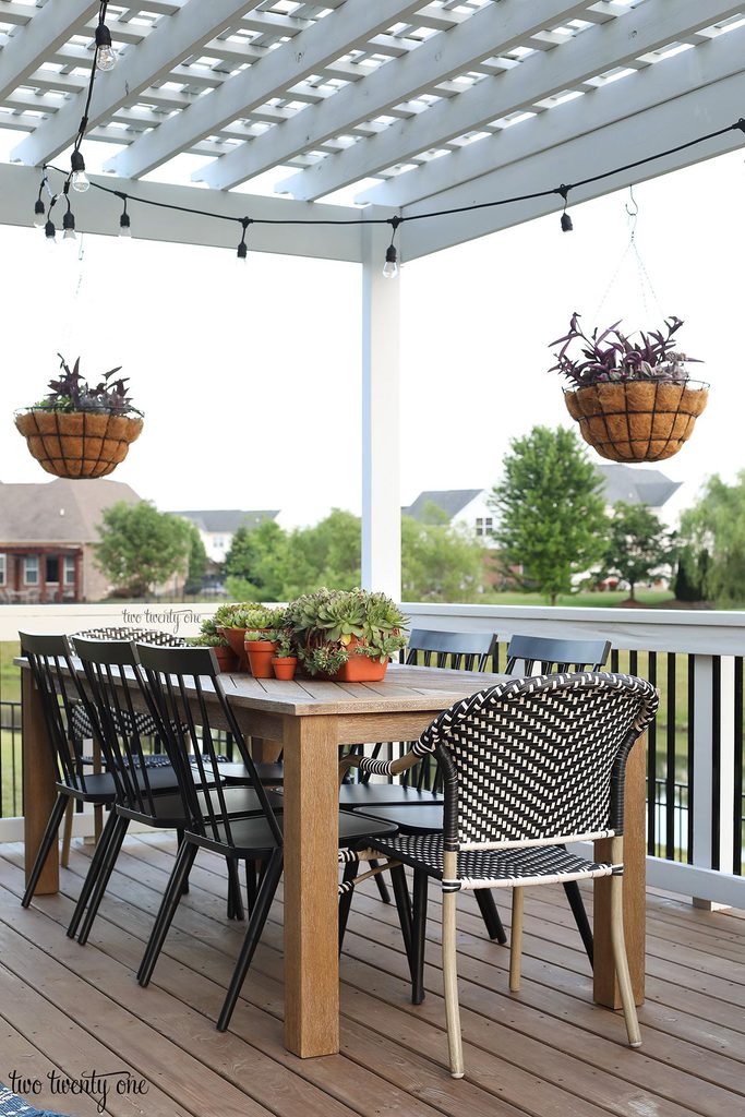 outdoor dining table