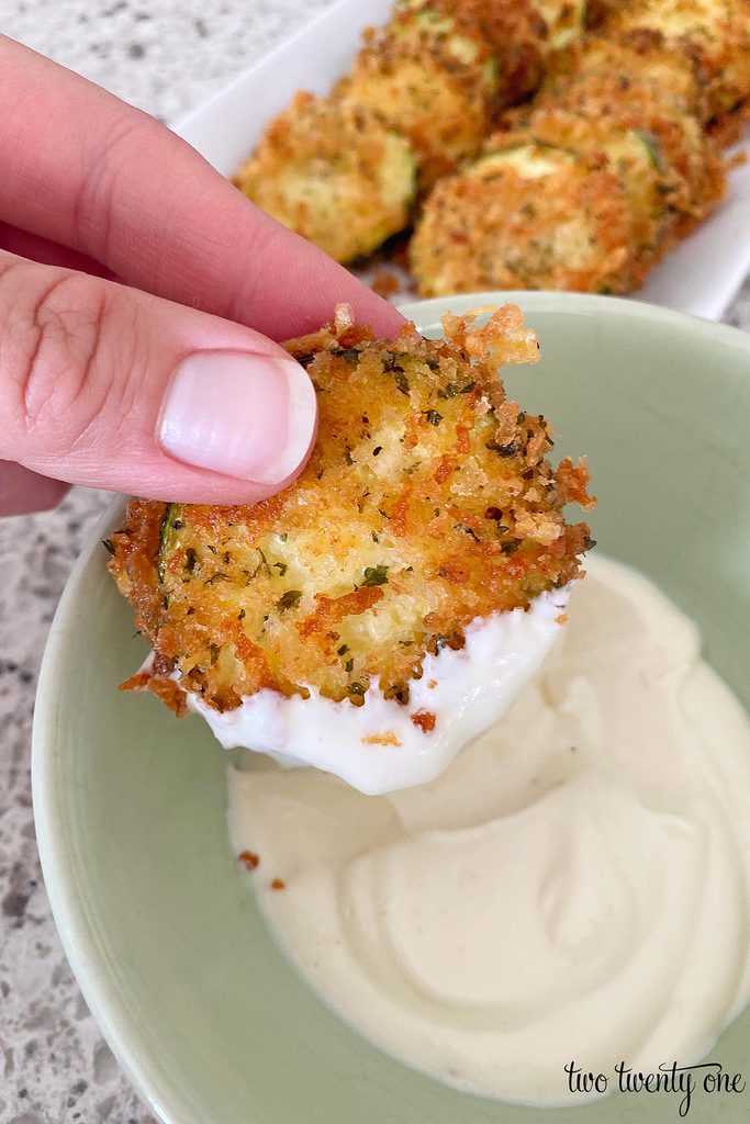 fried zucchini with dipping sauce