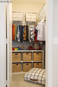 organized kids closet