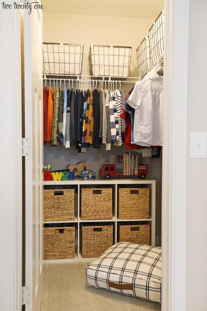 organized kids closet