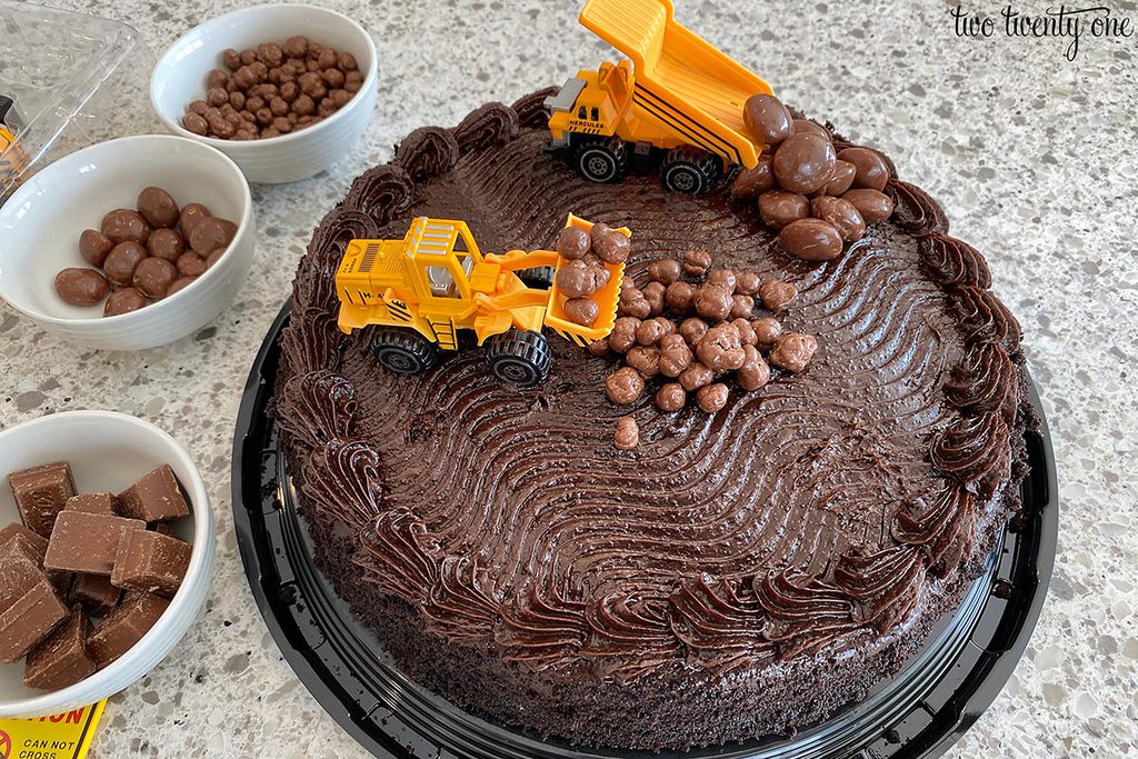 construction zone cake