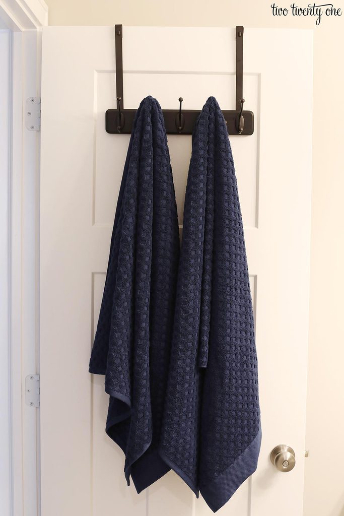 towels on over the door towel rack