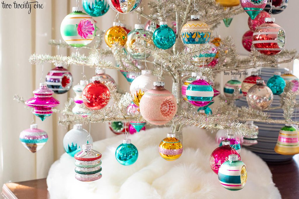 https://www.twotwentyone.net/wp-content/uploads/2021/11/vintage-shiny-brite-ornaments.jpg