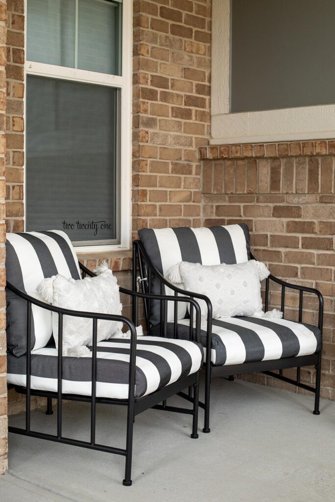 black and white patio furniture chairs